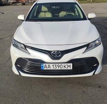 Білий Тойота Камрі, об'ємом двигуна 2.49 л та пробігом 247 тис. км за 18000 $, фото 1 на Automoto.ua