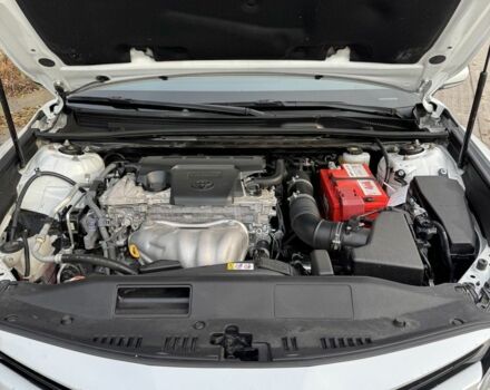 Тойота Камри 2019 в Киеве на Automoto.ua Белый Тойота Камри, объемом двигателя 2.5 л и пробегом 265 тыс. км за 24000 $, фото 4 на Automoto.ua