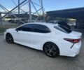 Белый Тойота Камри, объемом двигателя 2.5 л и пробегом 130 тыс. км за 18567 $, фото 1 на Automoto.ua
