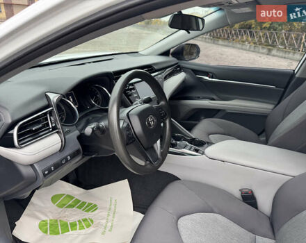 Белый Тойота Камри, объемом двигателя 2.49 л и пробегом 128 тыс. км за 22500 $, фото 28 на Automoto.ua