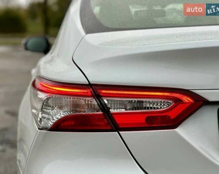 Тойота Камри 2019 в Днепре (Днепропетровске) на Automoto.ua Белый Тойота Камри, объемом двигателя 2.49 л и пробегом 78 тыс. км за 20999 $, фото 1 на Automoto.ua
