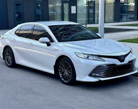 Белый Тойота Камри, объемом двигателя 2.5 л и пробегом 105 тыс. км за 18000 $, фото 2 на Automoto.ua