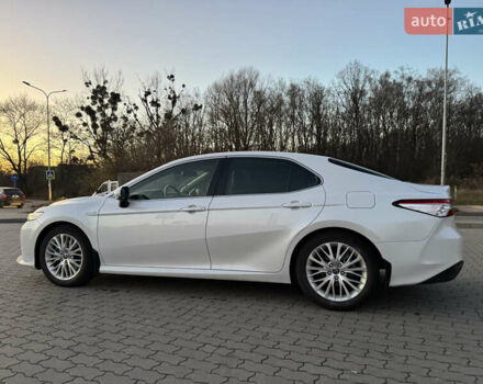 Белый Тойота Камри, объемом двигателя 2.49 л и пробегом 80 тыс. км за 27500 $, фото 9 на Automoto.ua