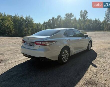 Белый Тойота Камри, объемом двигателя 2.49 л и пробегом 33 тыс. км за 23700 $, фото 1 на Automoto.ua