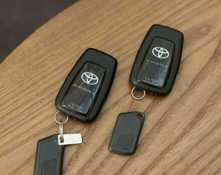 Белый Тойота Камри, объемом двигателя 2.5 л и пробегом 105 тыс. км за 18000 $, фото 21 на Automoto.ua