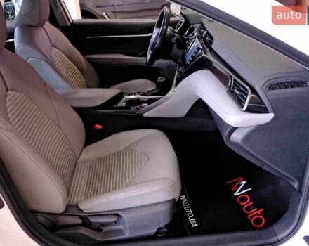 Белый Тойота Камри, объемом двигателя 2.5 л и пробегом 140 тыс. км за 21900 $, фото 43 на Automoto.ua