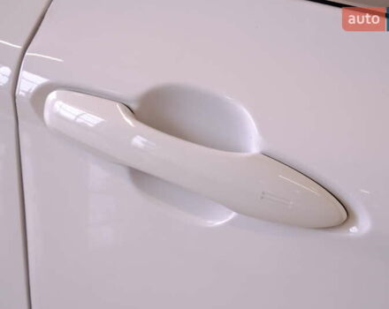 Белый Тойота Камри, объемом двигателя 2.5 л и пробегом 140 тыс. км за 21900 $, фото 15 на Automoto.ua