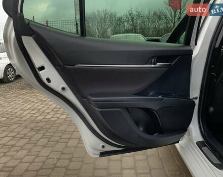 Белый Тойота Камри, объемом двигателя 2.5 л и пробегом 32 тыс. км за 24355 $, фото 25 на Automoto.ua