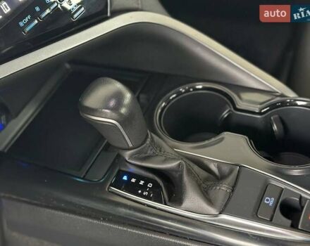 Тойота Камри 2019 в Днепре (Днепропетровске) на Automoto.ua Белый Тойота Камри, объемом двигателя 2.49 л и пробегом 78 тыс. км за 20999 $, фото 16 на Automoto.ua