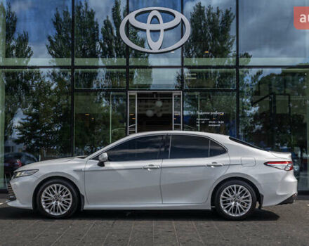 Белый Тойота Камри, объемом двигателя 2.49 л и пробегом 112 тыс. км за 30094 $, фото 2 на Automoto.ua