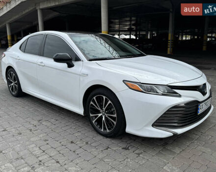 Белый Тойота Камри, объемом двигателя 2.49 л и пробегом 128 тыс. км за 22500 $, фото 1 на Automoto.ua