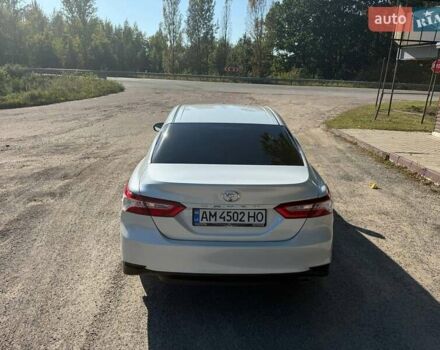 Белый Тойота Камри, объемом двигателя 2.49 л и пробегом 33 тыс. км за 23700 $, фото 3 на Automoto.ua