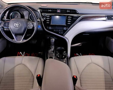 Белый Тойота Камри, объемом двигателя 2.5 л и пробегом 140 тыс. км за 21900 $, фото 46 на Automoto.ua