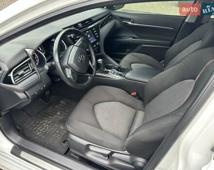 Белый Тойота Камри, объемом двигателя 2.49 л и пробегом 173 тыс. км за 20500 $, фото 16 на Automoto.ua