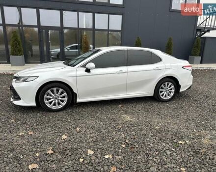 Белый Тойота Камри, объемом двигателя 2.49 л и пробегом 173 тыс. км за 20500 $, фото 10 на Automoto.ua