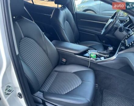 Белый Тойота Камри, объемом двигателя 2.49 л и пробегом 115 тыс. км за 21000 $, фото 36 на Automoto.ua