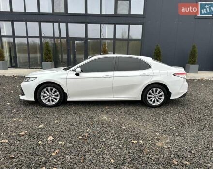 Белый Тойота Камри, объемом двигателя 2.49 л и пробегом 173 тыс. км за 20500 $, фото 7 на Automoto.ua