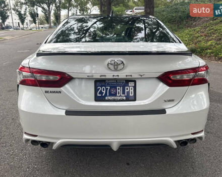Белый Тойота Камри, объемом двигателя 2.49 л и пробегом 87 тыс. км за 15500 $, фото 3 на Automoto.ua