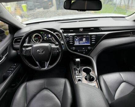 Белый Тойота Камри, объемом двигателя 2.5 л и пробегом 100 тыс. км за 27300 $, фото 3 на Automoto.ua