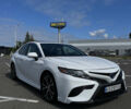 Белый Тойота Камри, объемом двигателя 2.5 л и пробегом 143 тыс. км за 22000 $, фото 1 на Automoto.ua