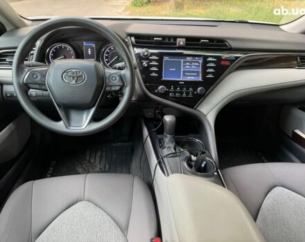 Білий Тойота Камрі, об'ємом двигуна 2.5 л та пробігом 71 тис. км за 21490 $, фото 18 на Automoto.ua
