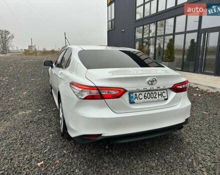 Белый Тойота Камри, объемом двигателя 2.49 л и пробегом 173 тыс. км за 20500 $, фото 18 на Automoto.ua