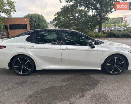 Белый Тойота Камри, объемом двигателя 2.49 л и пробегом 87 тыс. км за 15500 $, фото 5 на Automoto.ua