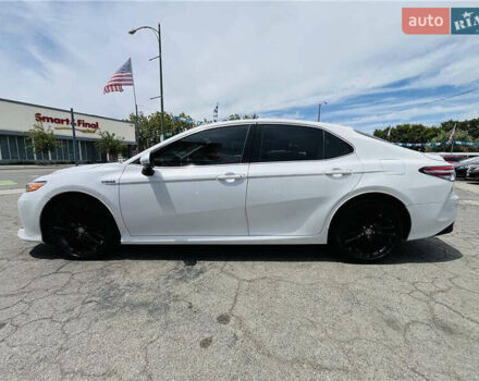 Белый Тойота Камри, объемом двигателя 2.49 л и пробегом 114 тыс. км за 8600 $, фото 3 на Automoto.ua