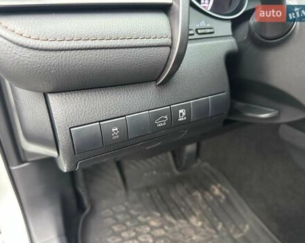 Белый Тойота Камри, объемом двигателя 2.49 л и пробегом 173 тыс. км за 20500 $, фото 28 на Automoto.ua