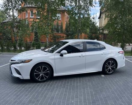Белый Тойота Камри, объемом двигателя 2.49 л и пробегом 80 тыс. км за 26200 $, фото 8 на Automoto.ua