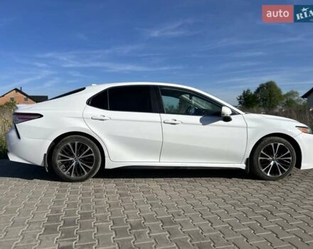 Белый Тойота Камри, объемом двигателя 2.49 л и пробегом 115 тыс. км за 21000 $, фото 17 на Automoto.ua