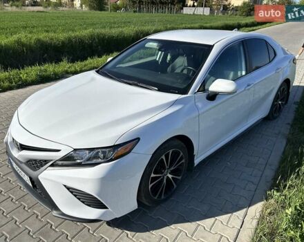 Белый Тойота Камри, объемом двигателя 2.49 л и пробегом 115 тыс. км за 21000 $, фото 3 на Automoto.ua