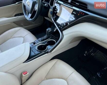 Белый Тойота Камри, объемом двигателя 2.49 л и пробегом 45 тыс. км за 8900 $, фото 13 на Automoto.ua