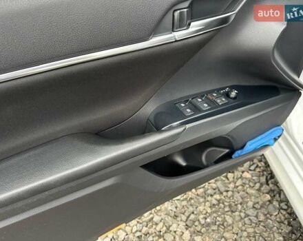 Белый Тойота Камри, объемом двигателя 2.49 л и пробегом 173 тыс. км за 20500 $, фото 25 на Automoto.ua