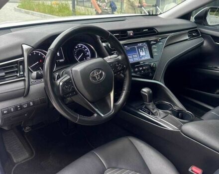 Белый Тойота Камри, объемом двигателя 2.5 л и пробегом 70 тыс. км за 22500 $, фото 7 на Automoto.ua