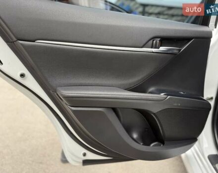 Белый Тойота Камри, объемом двигателя 2.49 л и пробегом 103 тыс. км за 26900 $, фото 38 на Automoto.ua