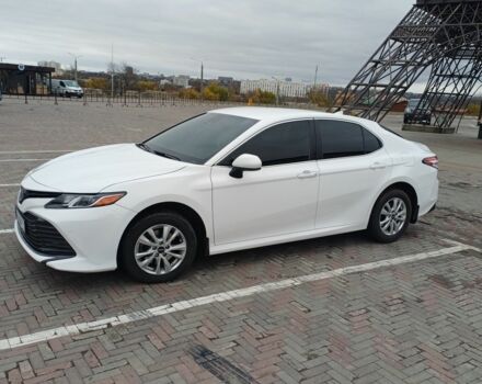 Белый Тойота Камри, объемом двигателя 2.5 л и пробегом 80 тыс. км за 23900 $, фото 1 на Automoto.ua