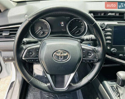 Белый Тойота Камри, объемом двигателя 2.49 л и пробегом 114 тыс. км за 8600 $, фото 8 на Automoto.ua