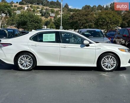 Белый Тойота Камри, объемом двигателя 2.49 л и пробегом 45 тыс. км за 8900 $, фото 1 на Automoto.ua