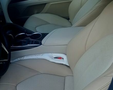 Білий Тойота Камрі, об'ємом двигуна 2.5 л та пробігом 0 тис. км за 29000 $, фото 3 на Automoto.ua