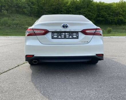 Тойота Камри 2020 в Киеве на Automoto.ua Белый Тойота Камри, объемом двигателя 2.5 л и пробегом 45 тыс. км за 18000 $, фото 3 на Automoto.ua