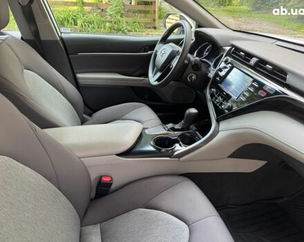 Білий Тойота Камрі, об'ємом двигуна 2.5 л та пробігом 71 тис. км за 21490 $, фото 22 на Automoto.ua