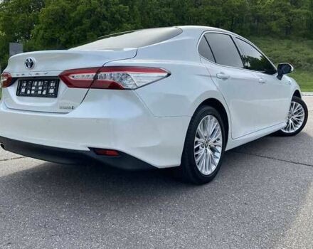 Тойота Камри 2020 в Киеве на Automoto.ua Белый Тойота Камри, объемом двигателя 2.5 л и пробегом 45 тыс. км за 18000 $, фото 4 на Automoto.ua