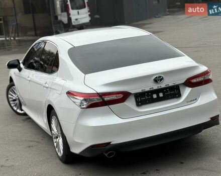 Белый Тойота Камри, объемом двигателя 2.49 л и пробегом 103 тыс. км за 26900 $, фото 1 на Automoto.ua