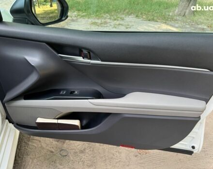 Білий Тойота Камрі, об'ємом двигуна 2.5 л та пробігом 71 тис. км за 21490 $, фото 21 на Automoto.ua