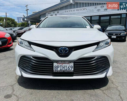 Белый Тойота Камри, объемом двигателя 2.49 л и пробегом 114 тыс. км за 8600 $, фото 1 на Automoto.ua