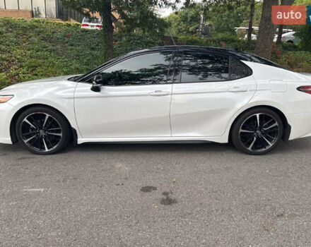 Белый Тойота Камри, объемом двигателя 2.49 л и пробегом 87 тыс. км за 15500 $, фото 6 на Automoto.ua