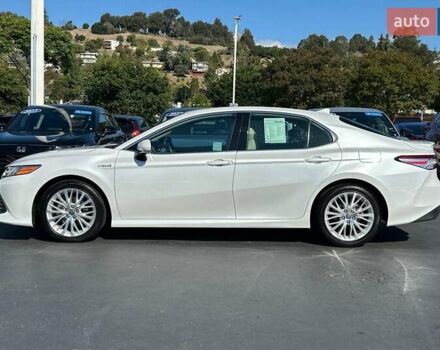 Белый Тойота Камри, объемом двигателя 2.49 л и пробегом 45 тыс. км за 8900 $, фото 5 на Automoto.ua