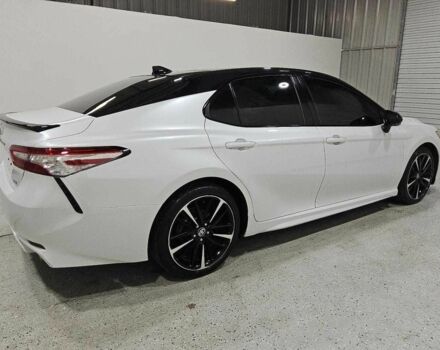 Белый Тойота Камри, объемом двигателя 2.5 л и пробегом 80 тыс. км за 15600 $, фото 2 на Automoto.ua