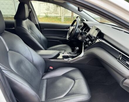 Белый Тойота Камри, объемом двигателя 2.5 л и пробегом 204 тыс. км за 21500 $, фото 12 на Automoto.ua